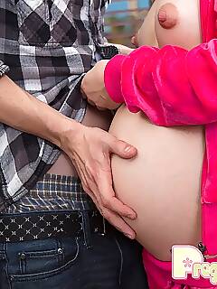 1140 expectant women photos