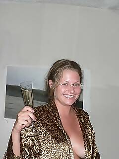 54510 attractive women photos