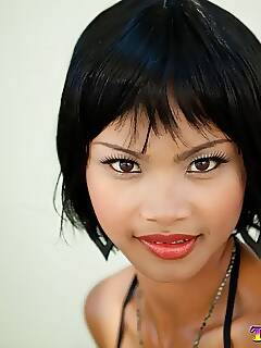 75360 sexy ladies photo